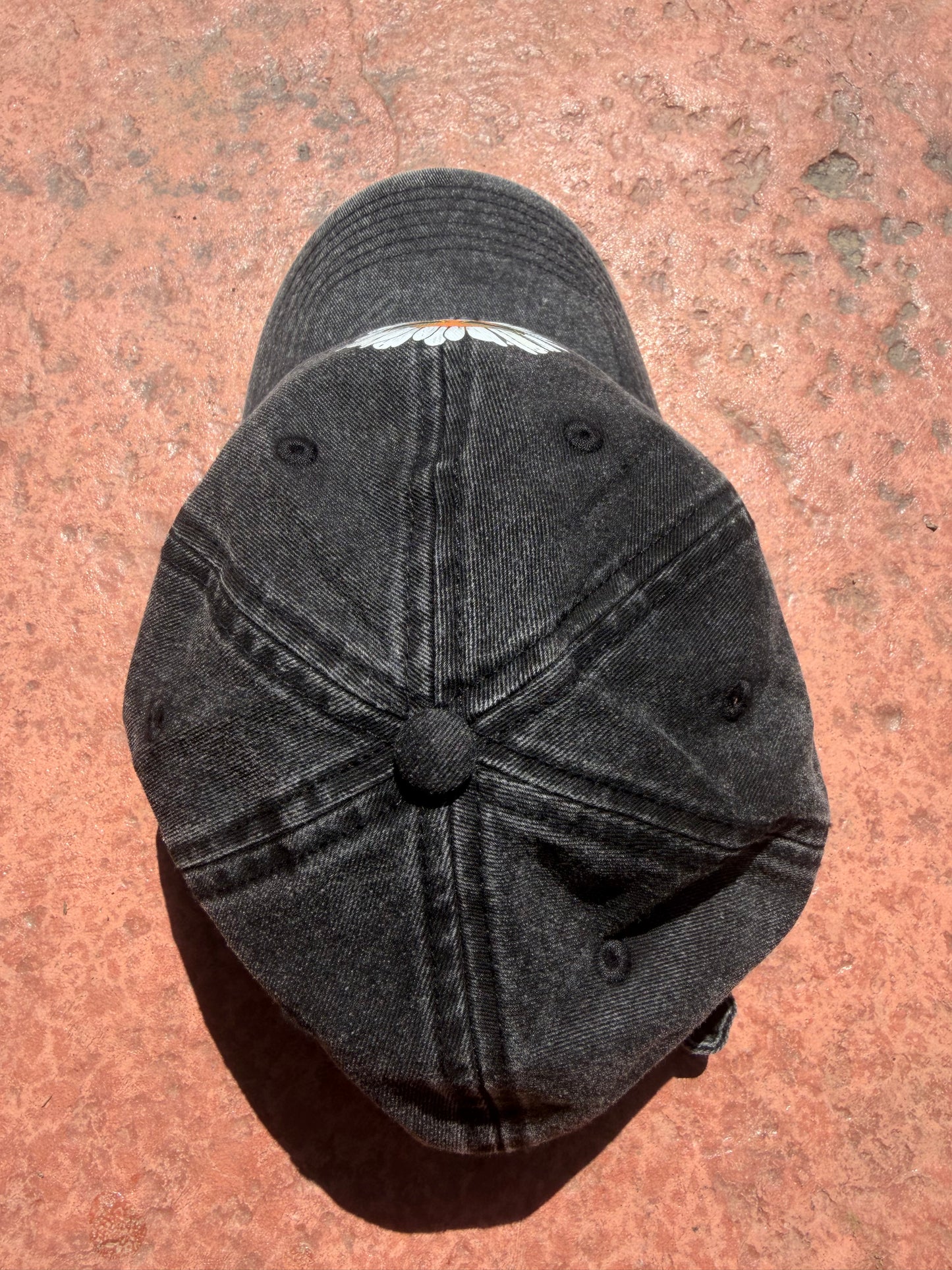 Sunfade Daisy Cap